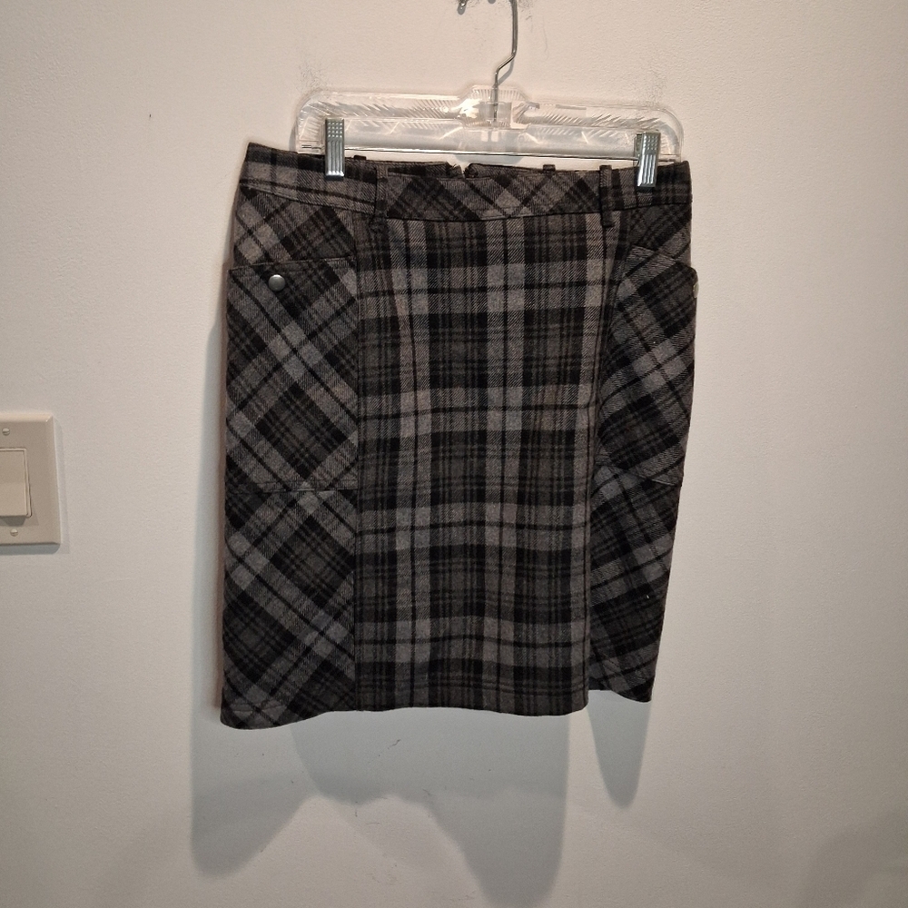 Eddie Bauer Size 8 Tall Black/Grey Plaid Wool Blend Skirt Pockets